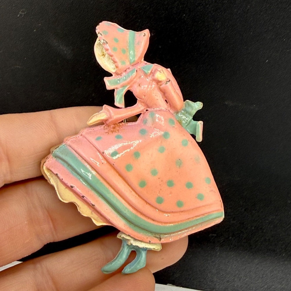 Vintage Estate Brooch Pink Sunbonnet Sue Pot Metal Enamel Figural Polka Dot